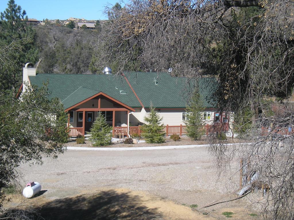 Oakzanita Springs Camping Resort Cottage 3 Descanso Exterior photo